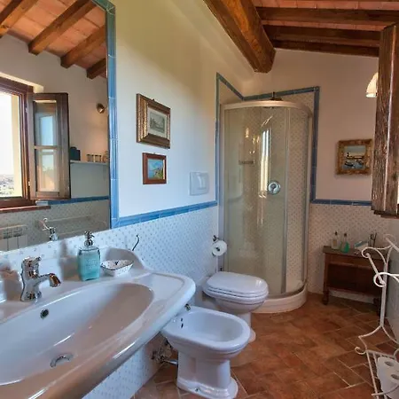 In Casale Toscano * Orentano